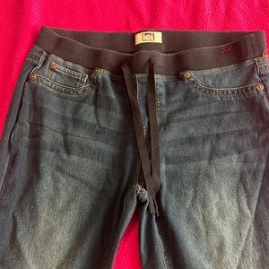 L.E.I capri jeans o holes or rips